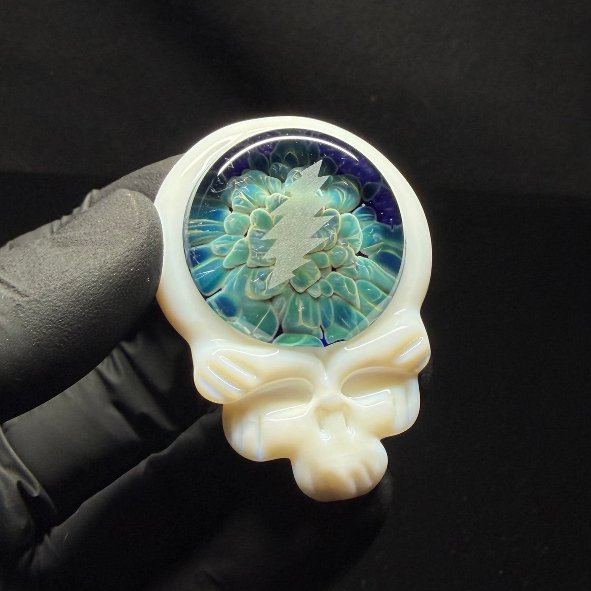 Stealie Pendant With 13 Point Bolt