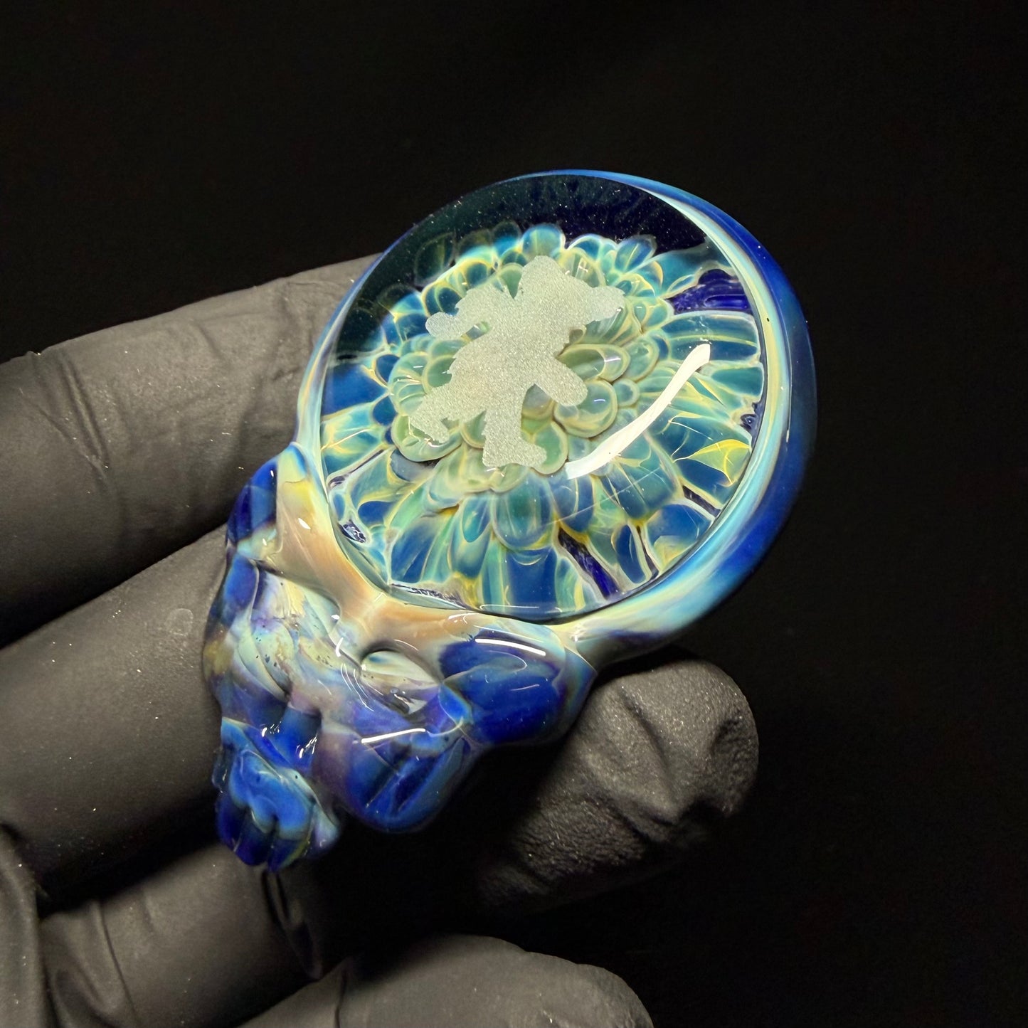 Stealie Pendant With Dancing Bear