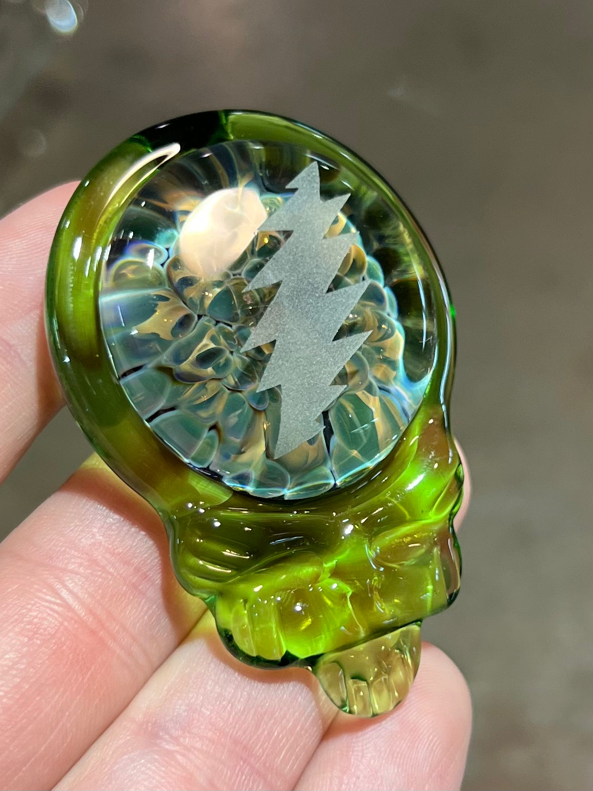 Stealie with Carved Bolt