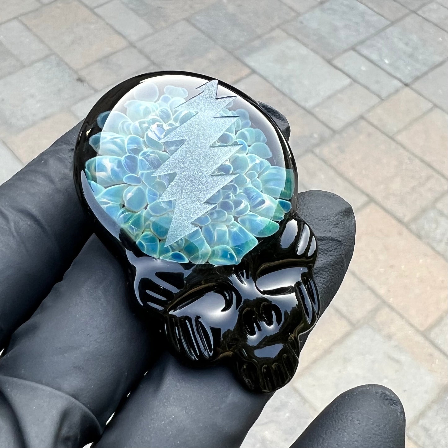 Stealie w/ Carved Bolt