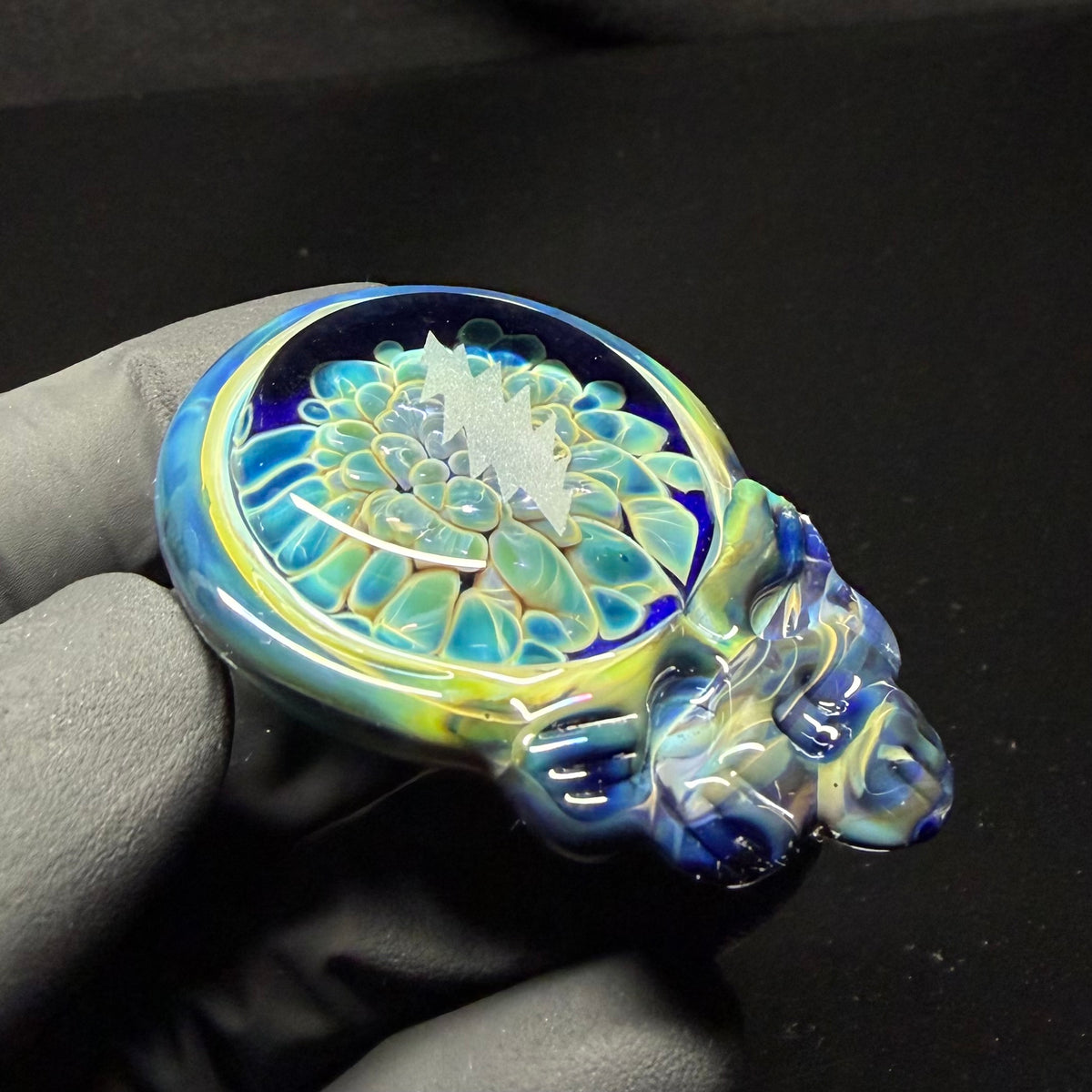 Stealie Pendant With 13 Point Bolt