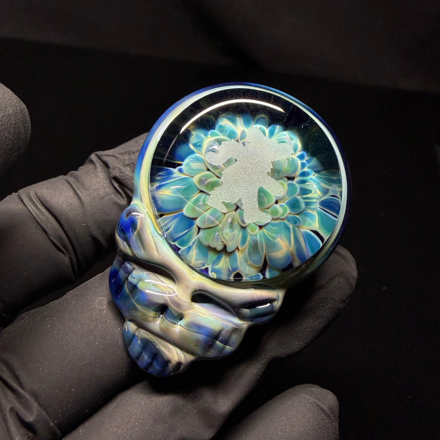 Stealie Pendant With Dancing Bear