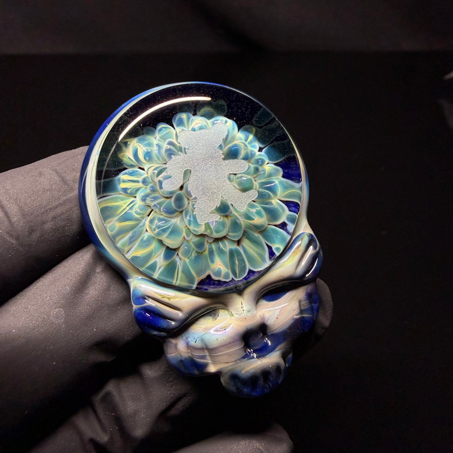 Stealie Pendant With Dancing Bear