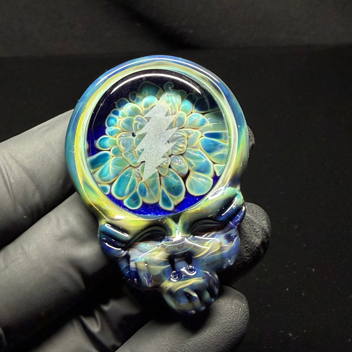 Stealie Pendant With 13 Point Bolt