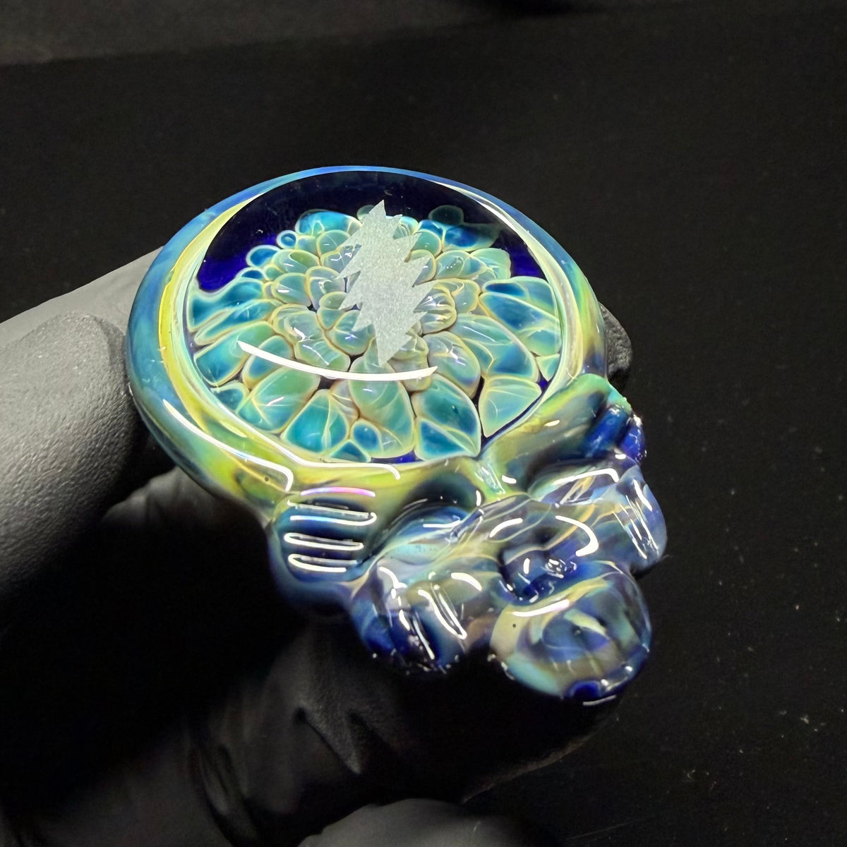 Stealie Pendant With 13 Point Bolt