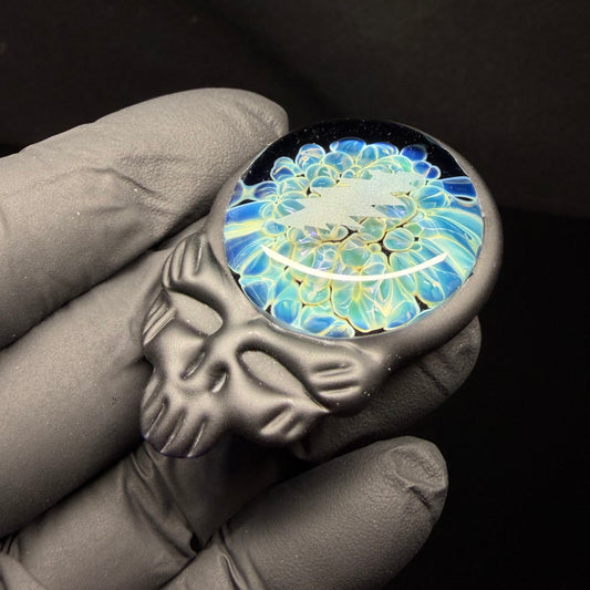 Stealie Pendant With 13 Point Bolt