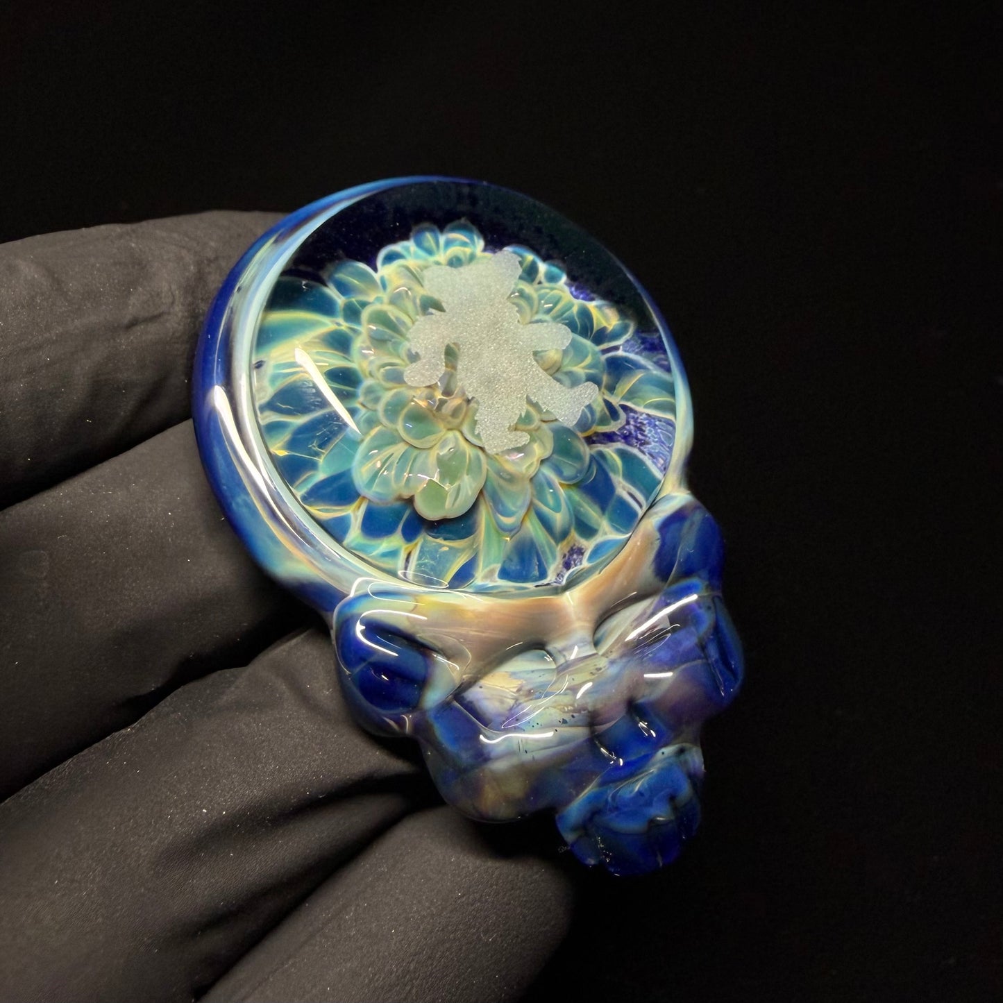 Stealie Pendant With Dancing Bear