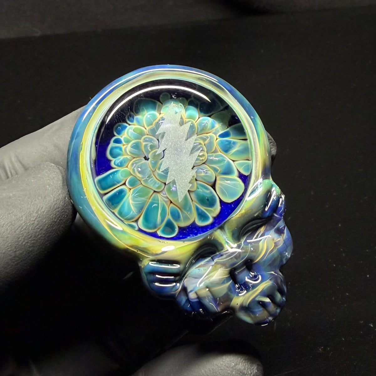 Stealie Pendant With 13 Point Bolt