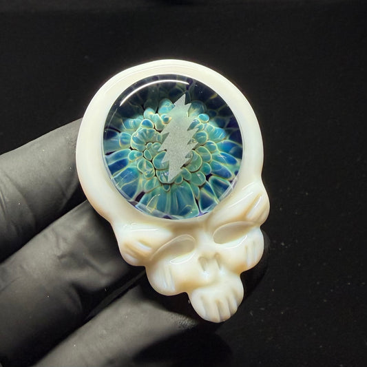 Stealie Pendant With 13 Point Bolt
