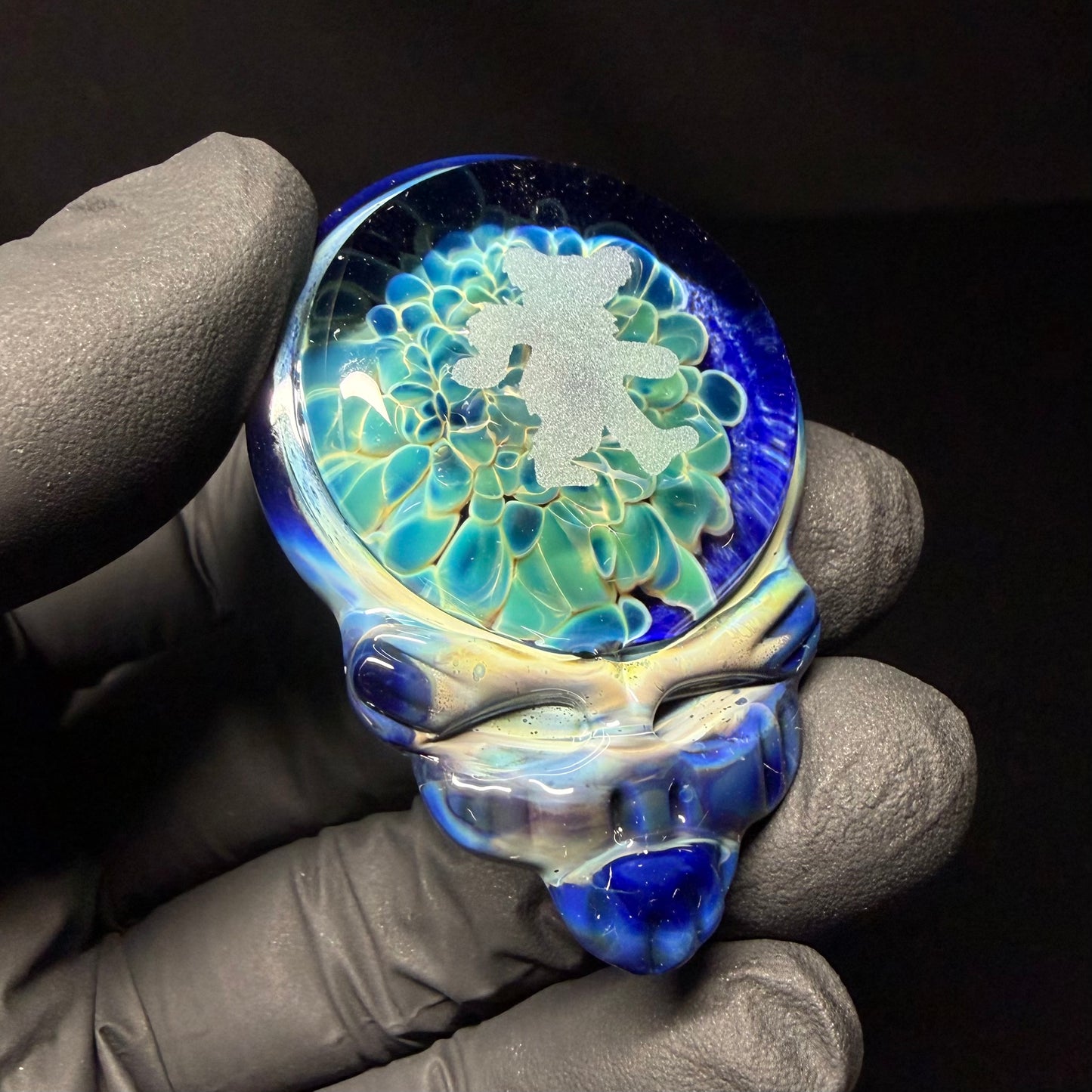 Stealie Pendant With Dancing Bear