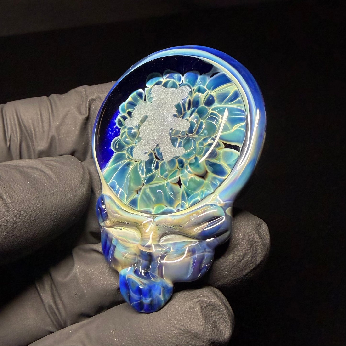 Stealie Pendant With Dancing Bear