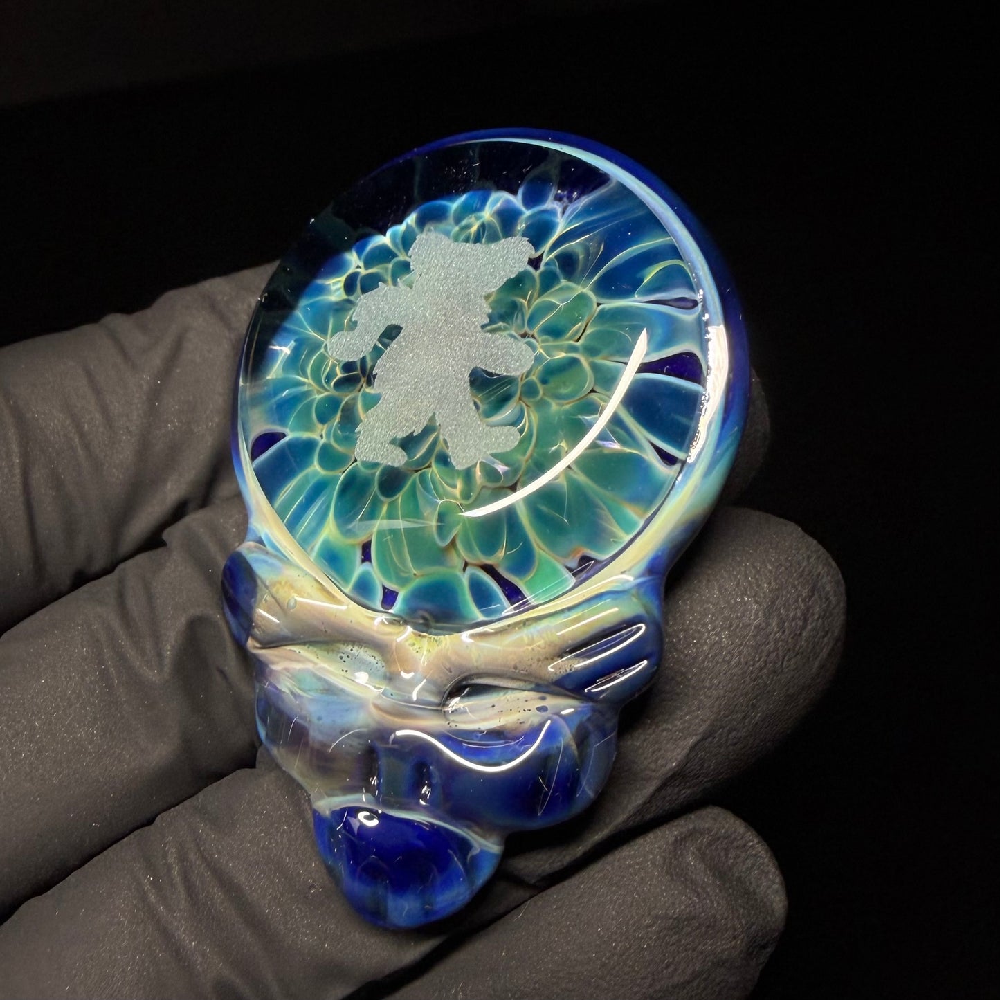 Stealie Pendant With Dancing Bear