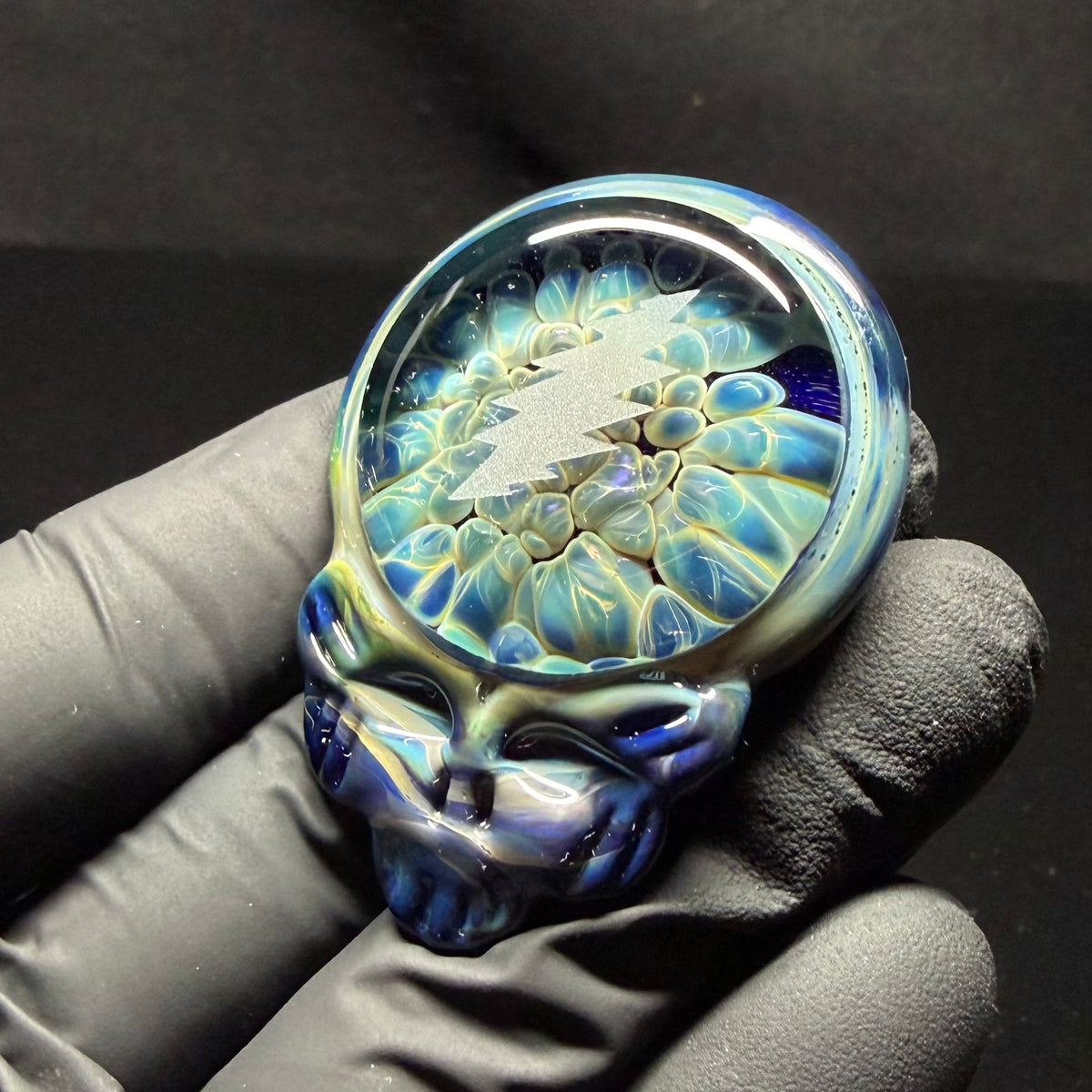 Stealie Pendant With 13 Point Bolt