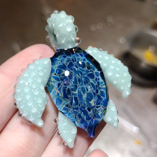 #725 Sea Turtle Pendant